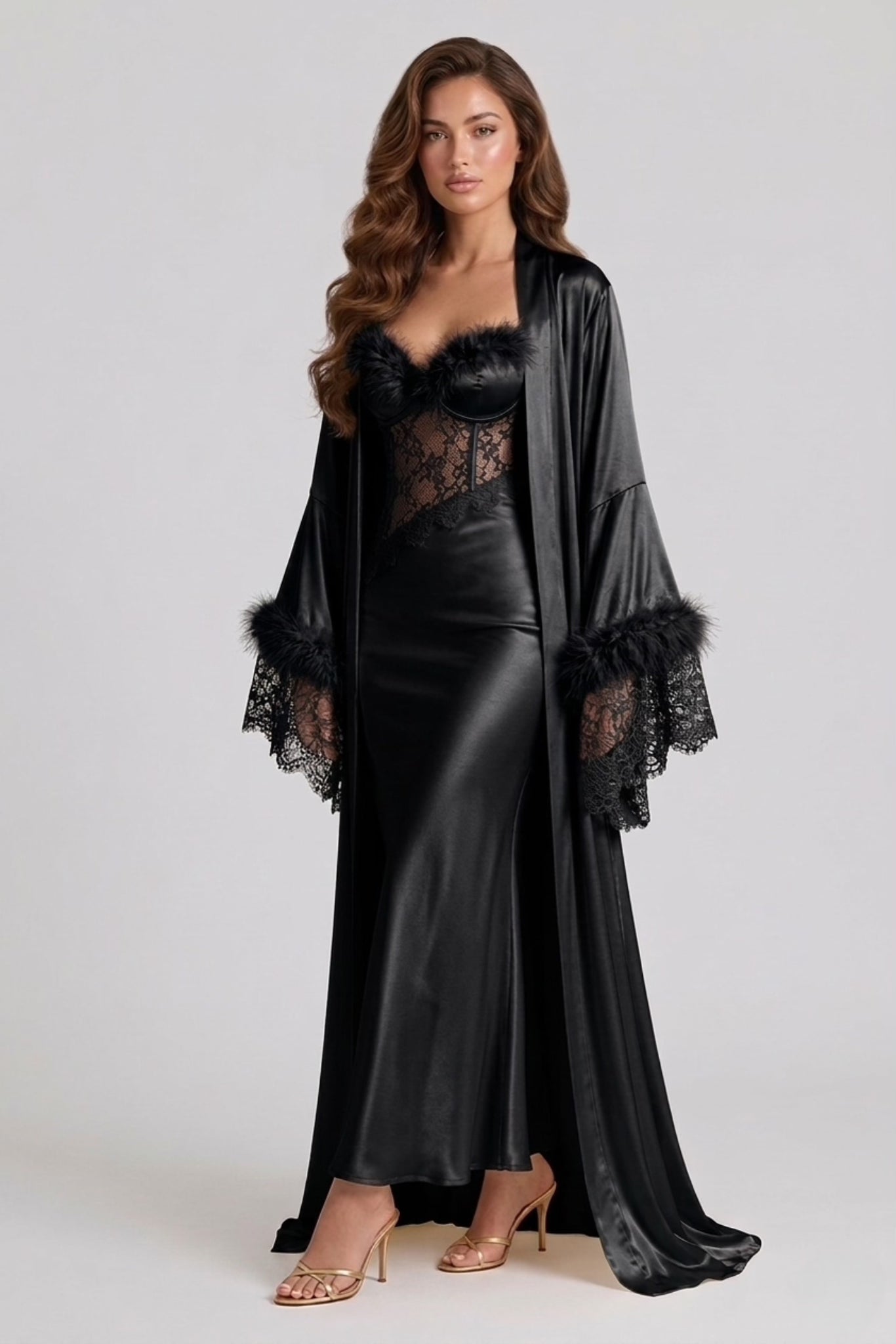 طقم روب وفستان حرير توت بريش ودانتيل فاخر - Grade 6A | Silk Robe & Dress Set with Fur