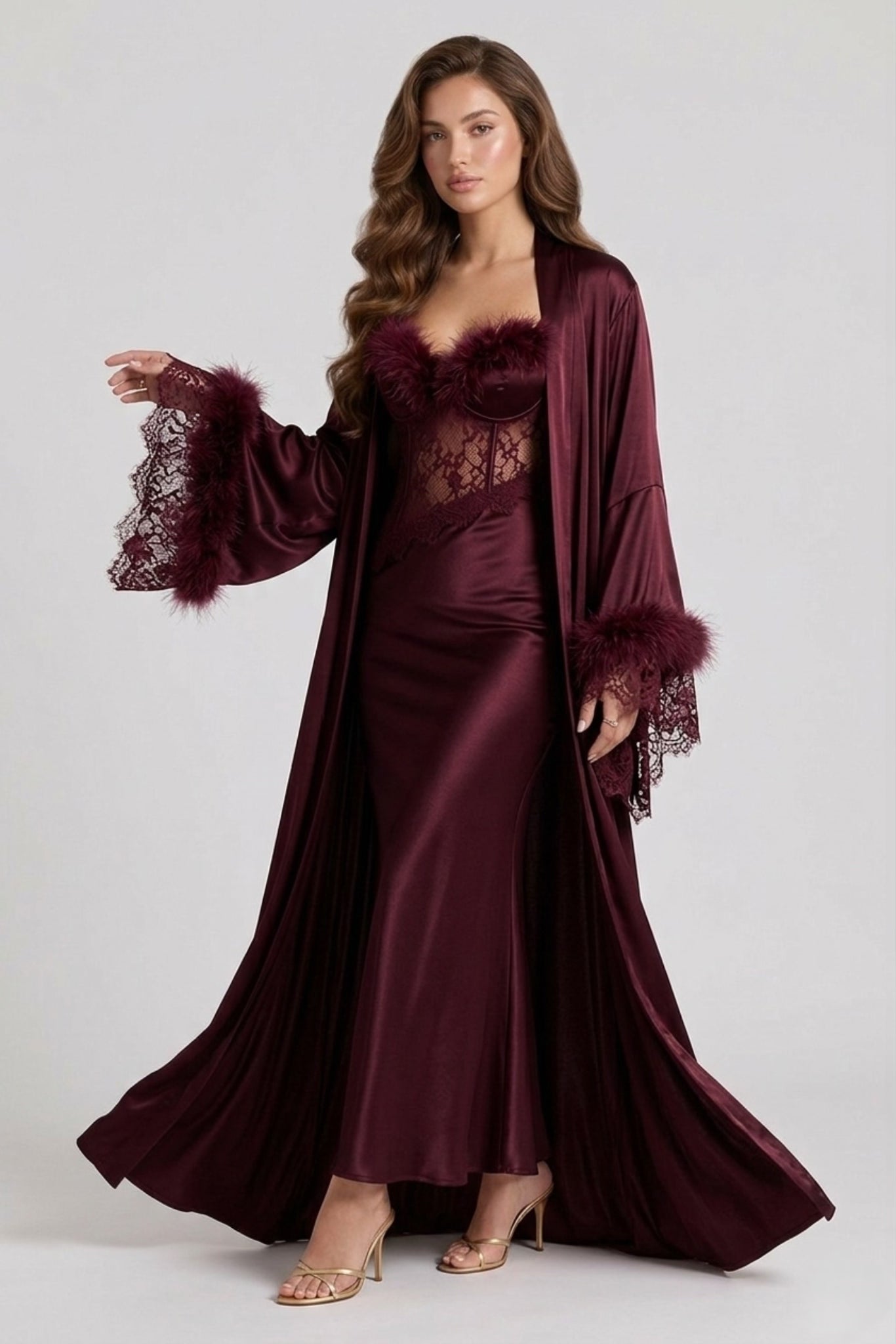 طقم روب وفستان حرير توت بريش ودانتيل فاخر - Grade 6A | Silk Robe & Dress Set with Fur