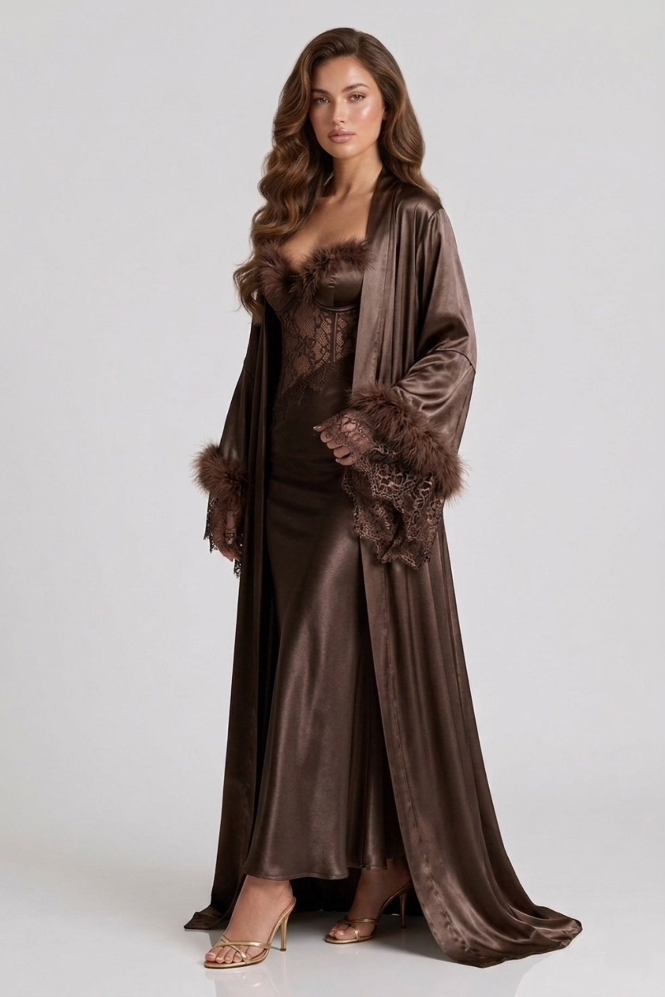 طقم روب وفستان حرير توت بريش ودانتيل فاخر - Grade 6A | Silk Robe & Dress Set with Fur
