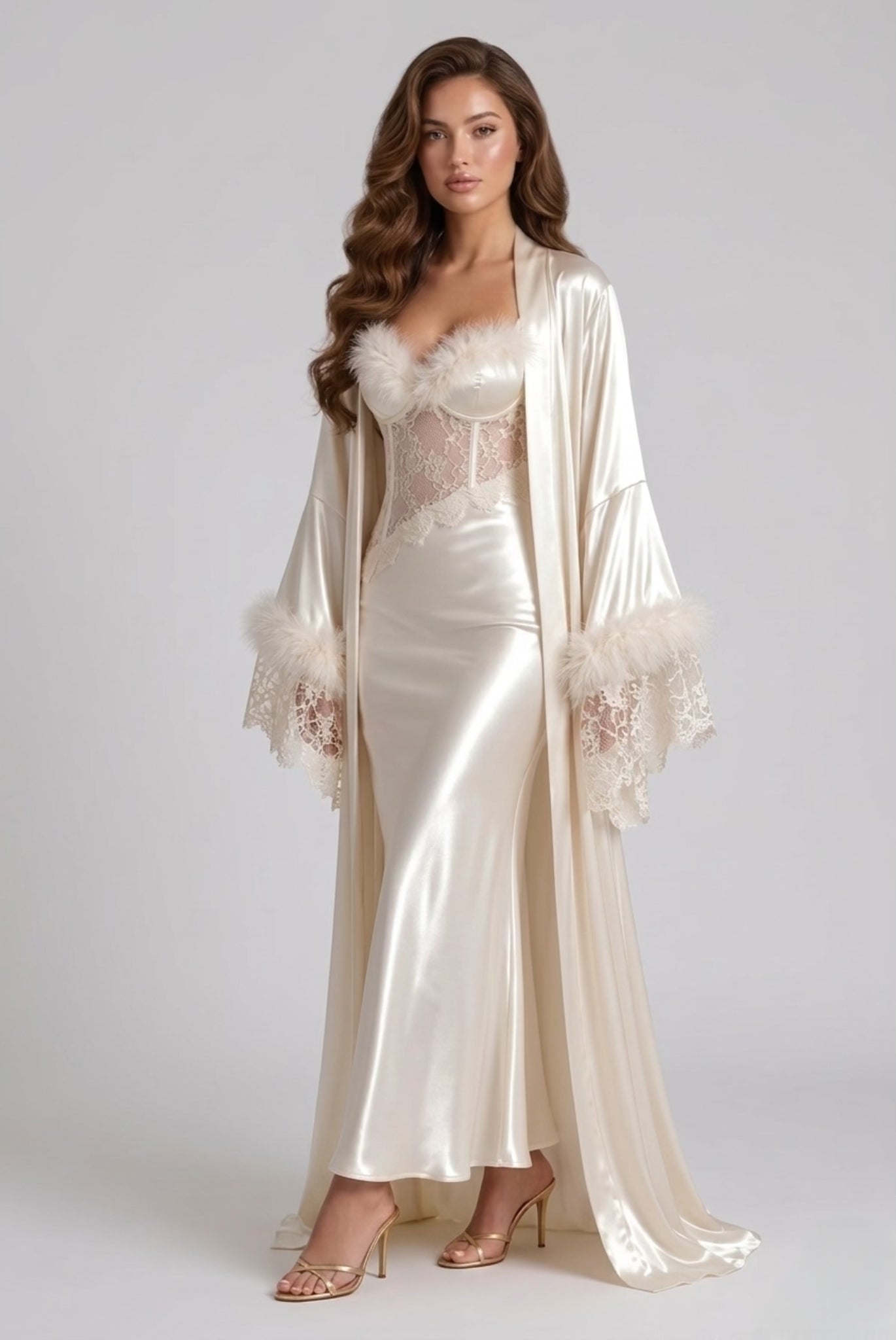 طقم روب وفستان حرير توت بريش ودانتيل فاخر - Grade 6A | Silk Robe & Dress Set with Fur